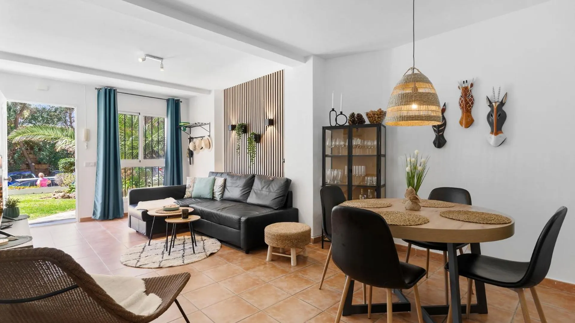 Beachfront Calahonda Apartment By Costarentals - Ref 89 Sitio de Calahonda